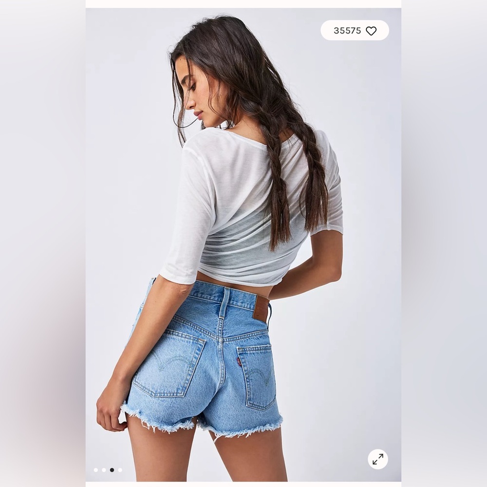 LEVI’S 501 %100 COTTON CUT OFF SHORTS